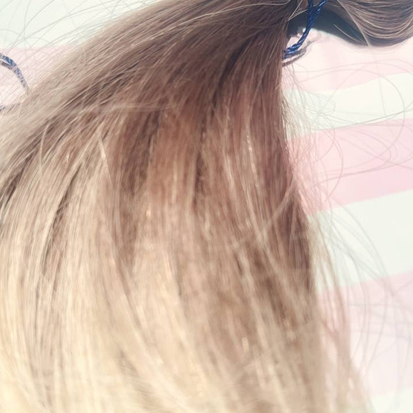 16” STRAIGHT BROWN-ASH BLONDE 7 PIECE CLIP IN EXTENTIONS - Picture 9 of 12